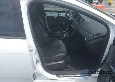 2016 Ford Focus Rs из США, поврежденный, VIN WF0DP3TH5G4116620